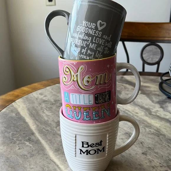 Mugs - Picture 1 of 5